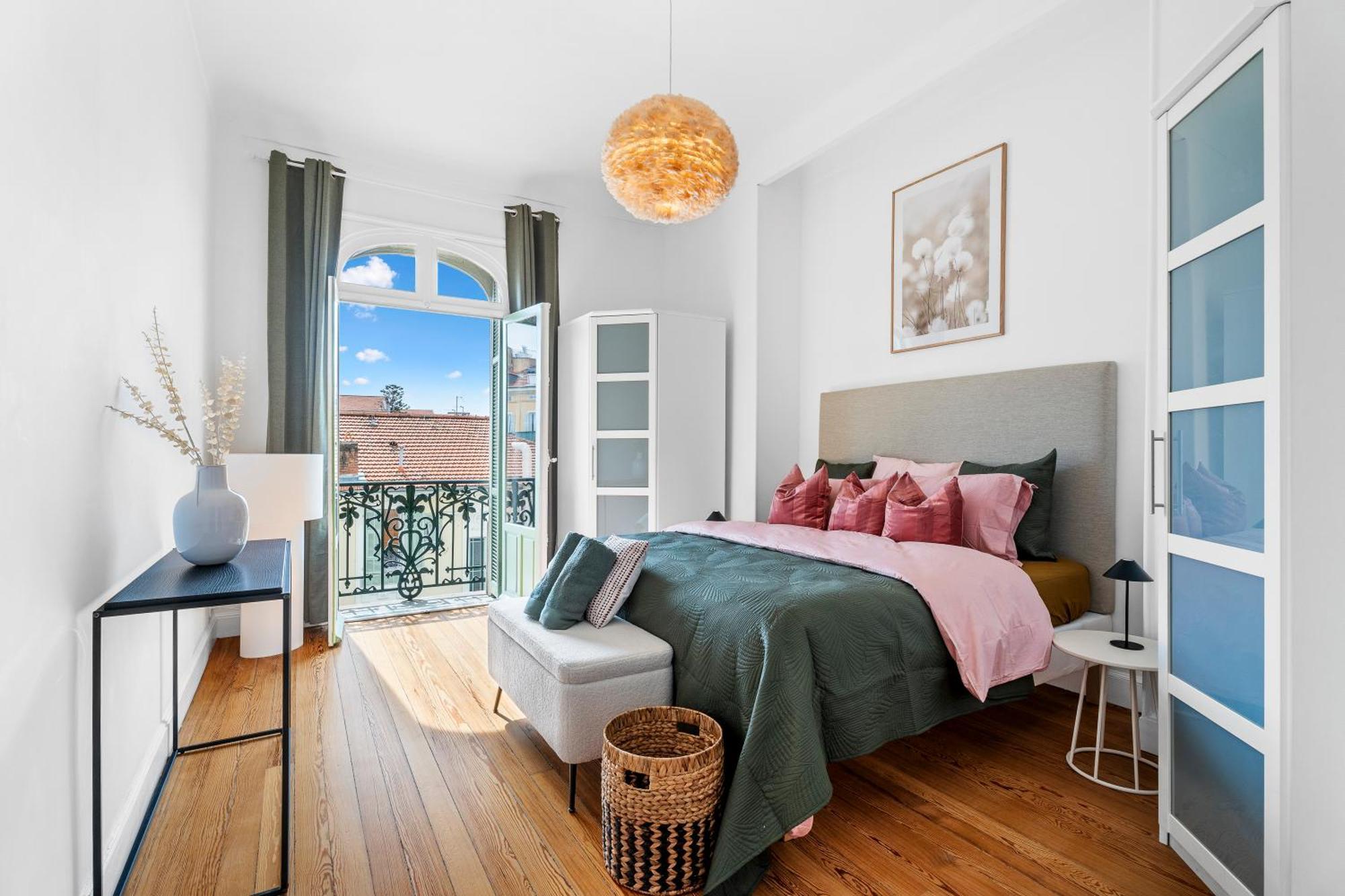 Renting - Foch - Luxury Bourgeois & Design At The Heart Of