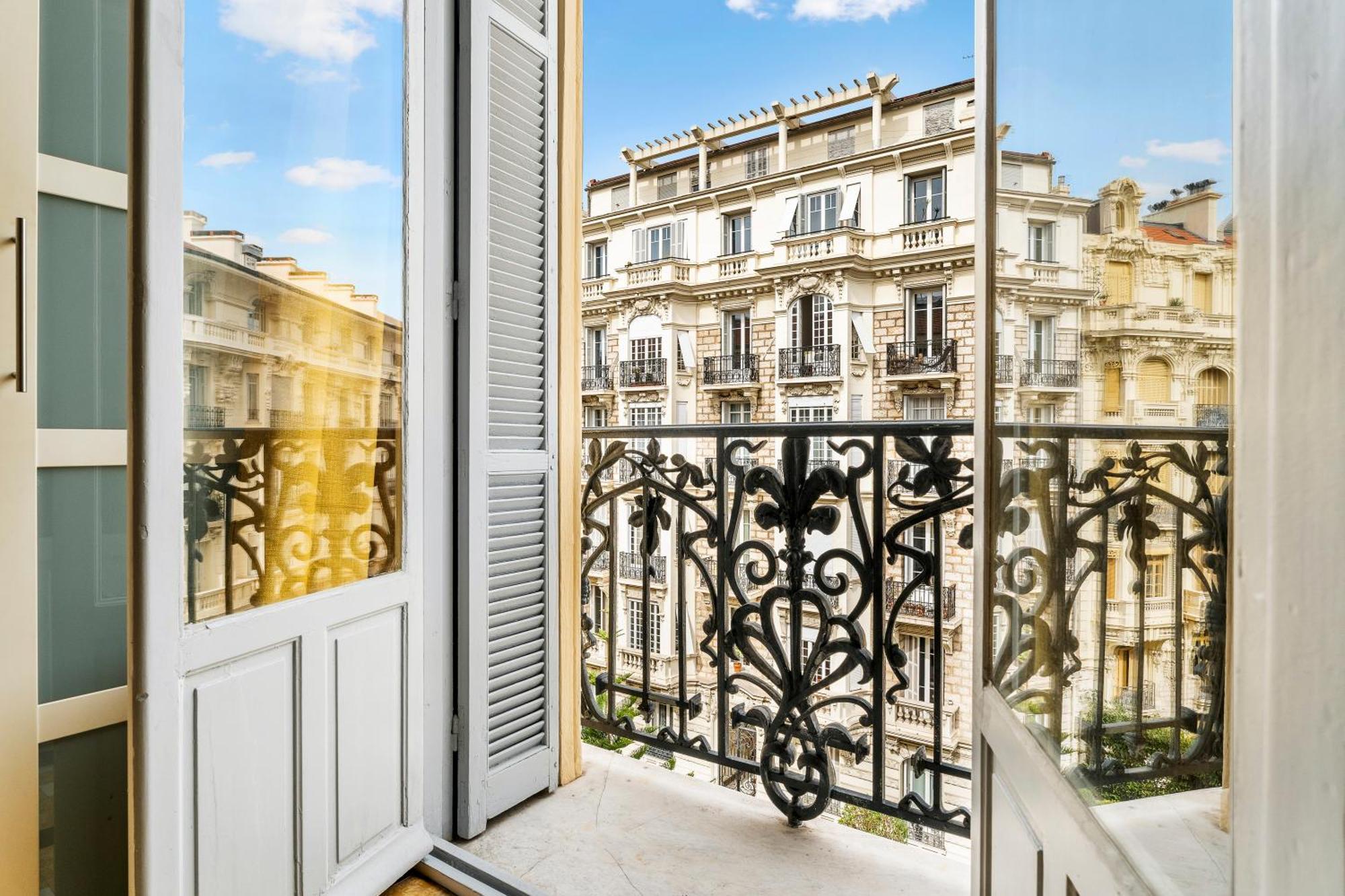 Renting - Foch - Luxury Bourgeois & Design At The Heart Of Appartamento